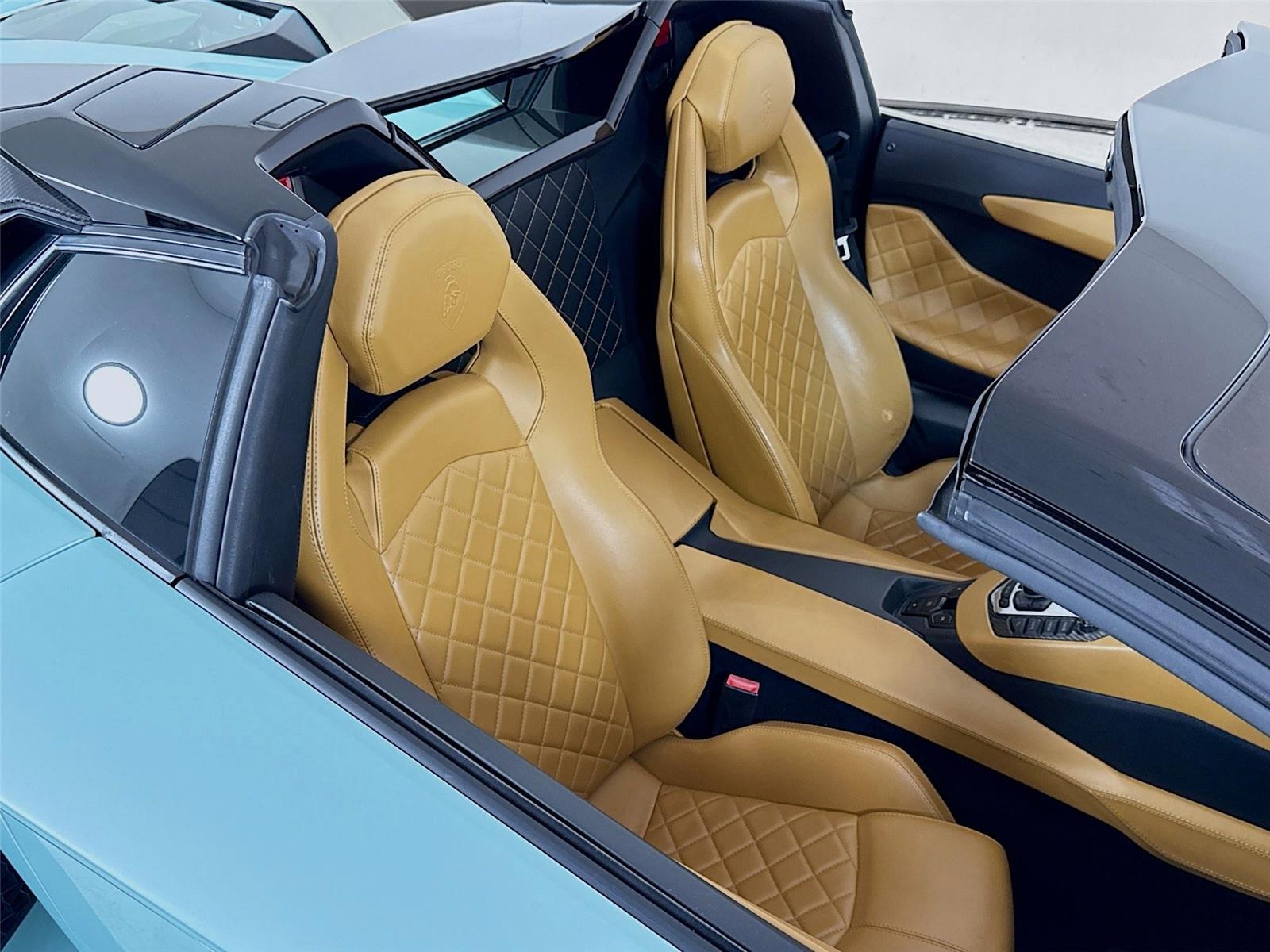2015 Lamborghini Aventador LP 700-4 Roadster photo 22