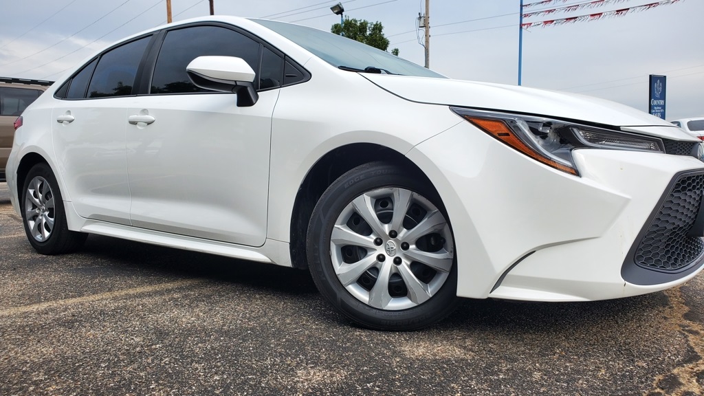 2022 Toyota Corolla LE photo 5