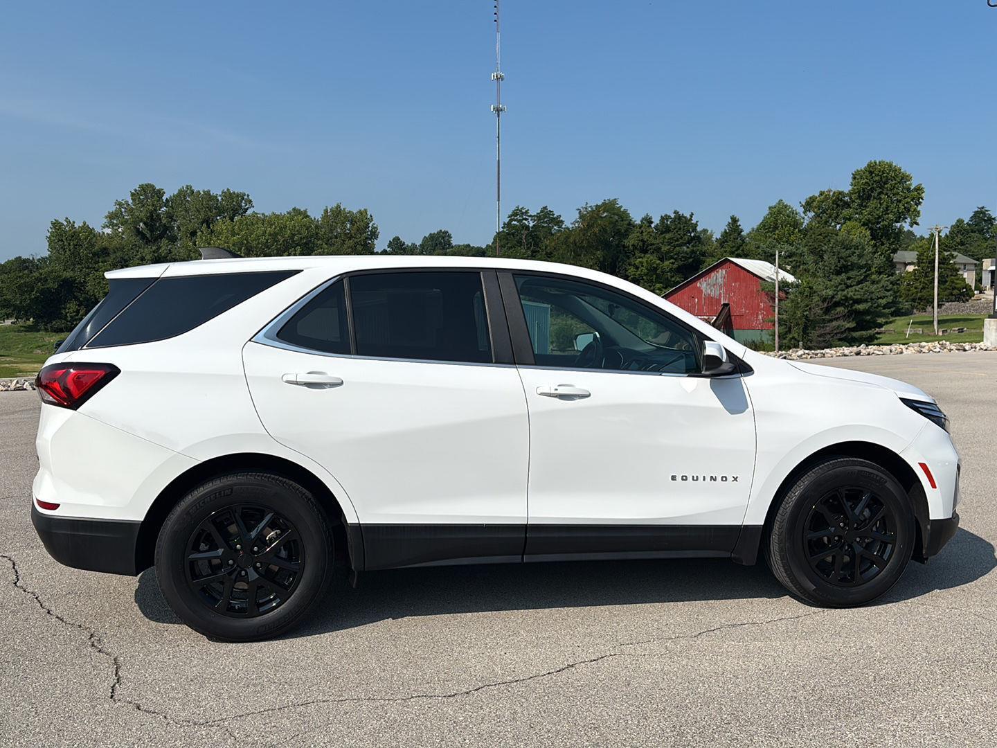 2022 Chevrolet Equinox LT photo 3