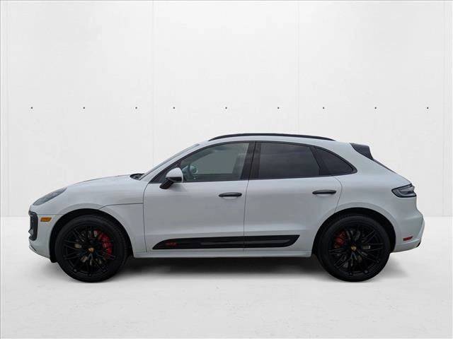 2026 Porsche Macan GTS photo 2