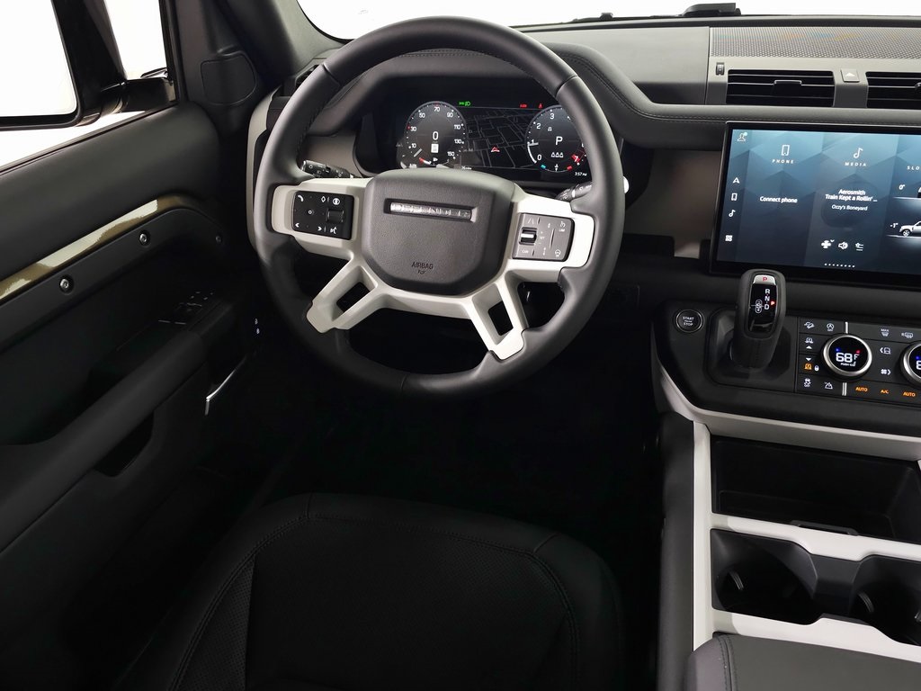 2025 LAND ROVER DEFENDER - Image 16