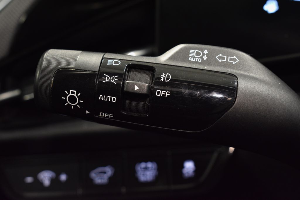 2023 Kia Niro SX Touring photo 16