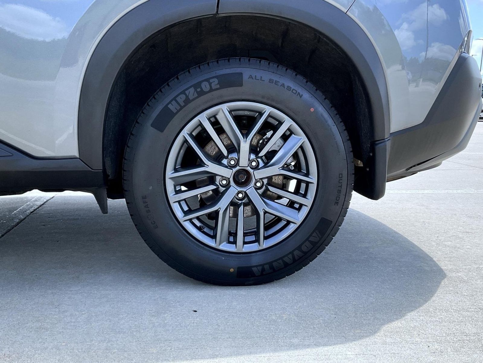 2023 Nissan Rogue S photo 23
