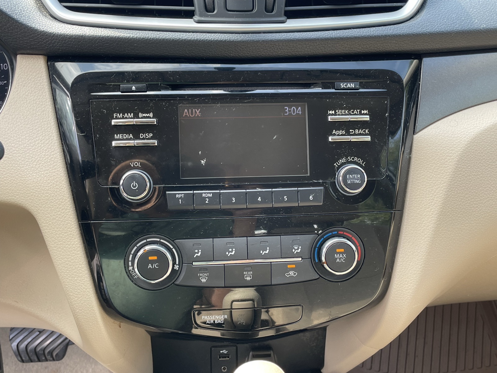 2015 Nissan Rogue S photo 4