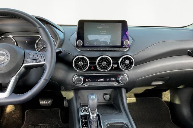2020 Nissan Sentra SV photo 9