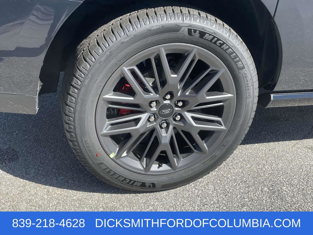 2025 Ford Expedition MAX Platinum photo 2