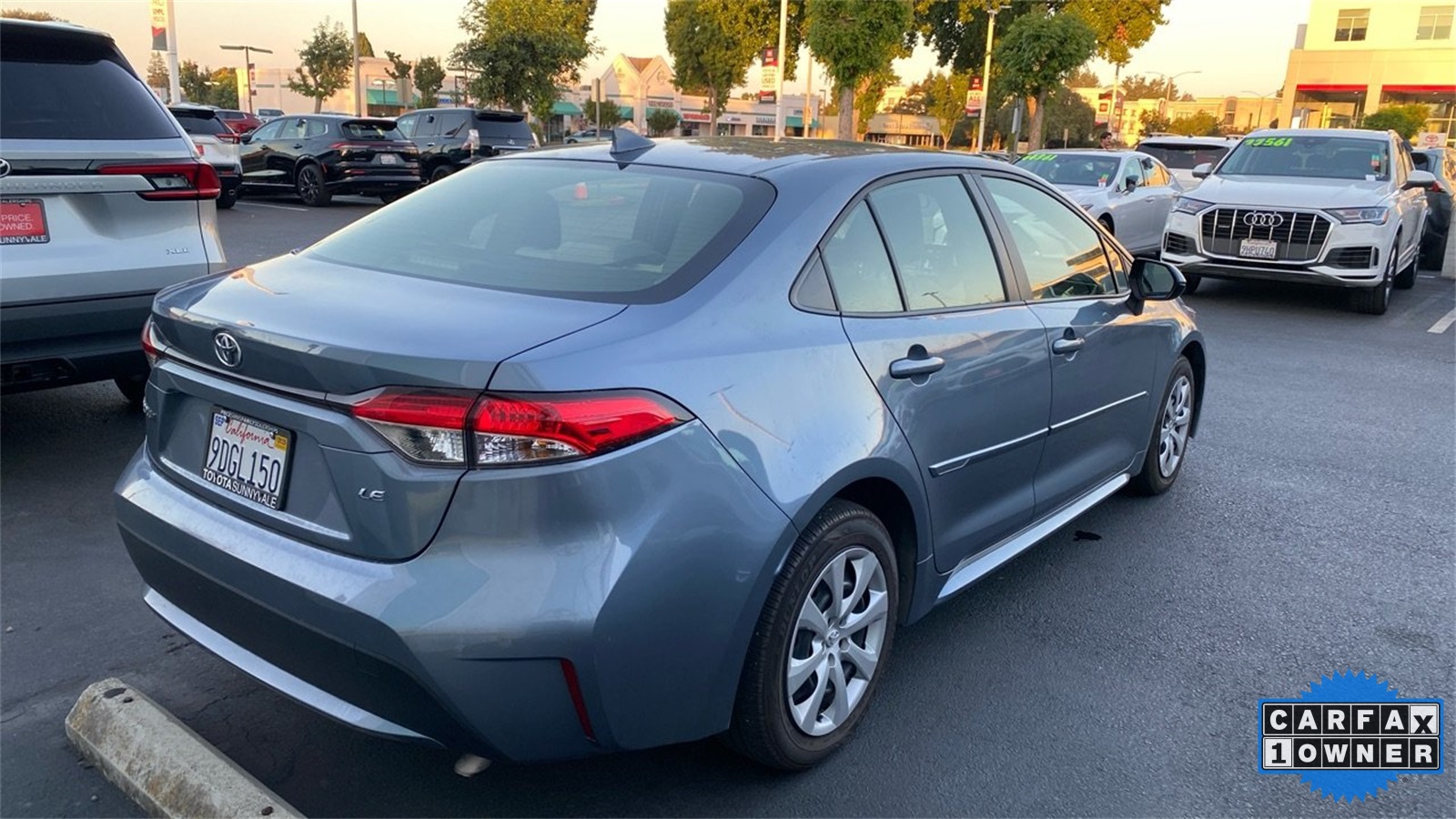 2022 Toyota Corolla LE photo 2