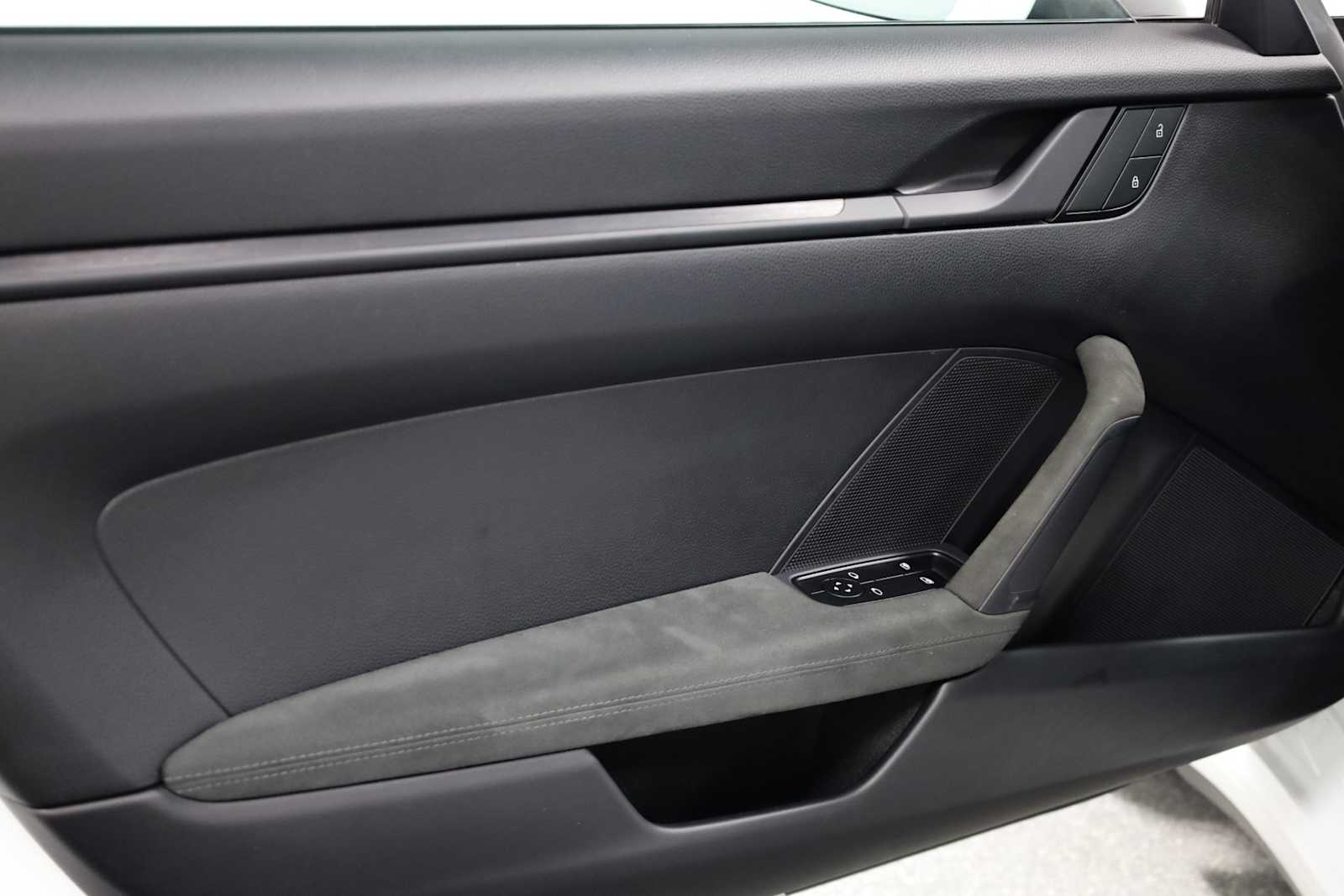 2022 Porsche 911 GTS Coupe photo 15