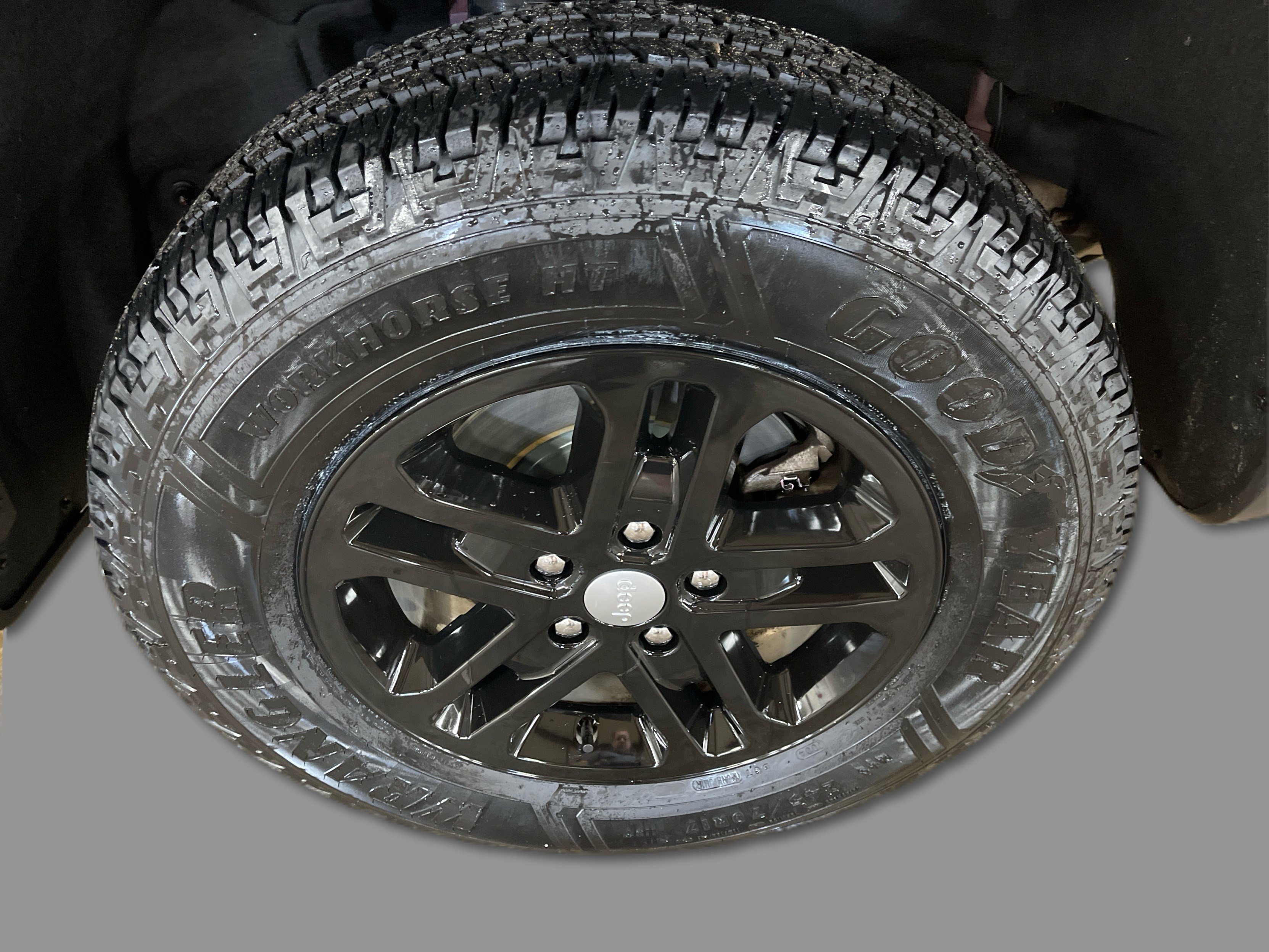 2023 Jeep Cherokee Laredo photo 12