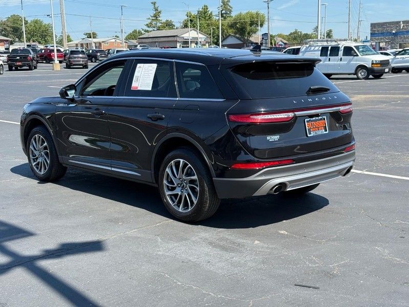2022 Lincoln Corsair Standard photo 5