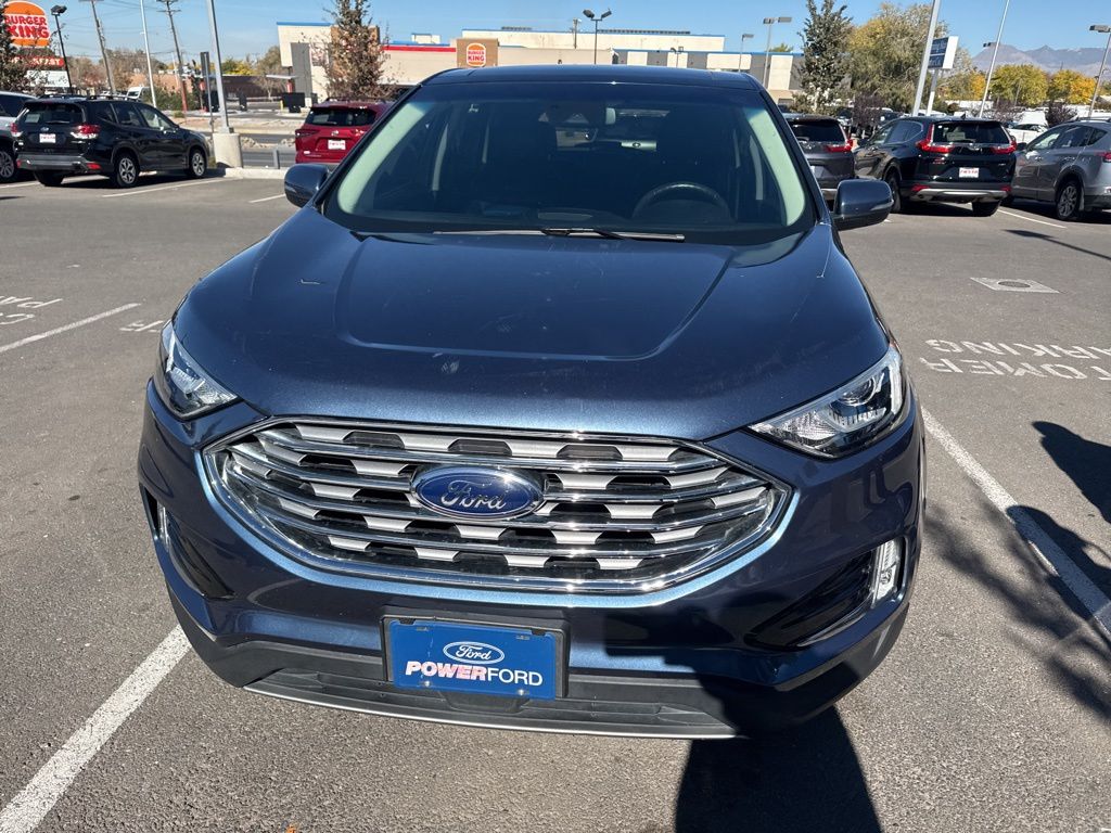 2019 Ford Edge SEL photo 2