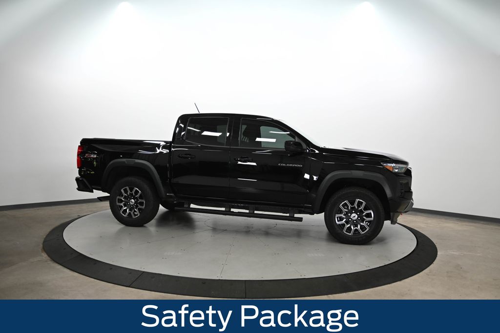 2023 Chevrolet Colorado Z71 photo 5