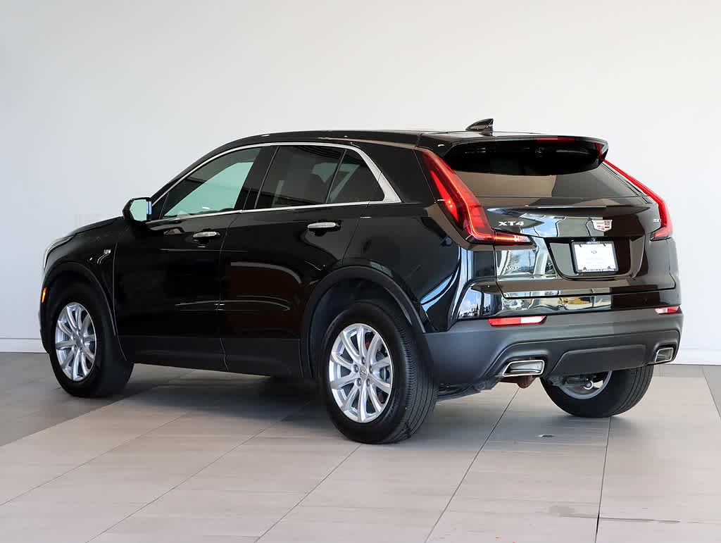 2023 Cadillac XT4 Luxury photo 2