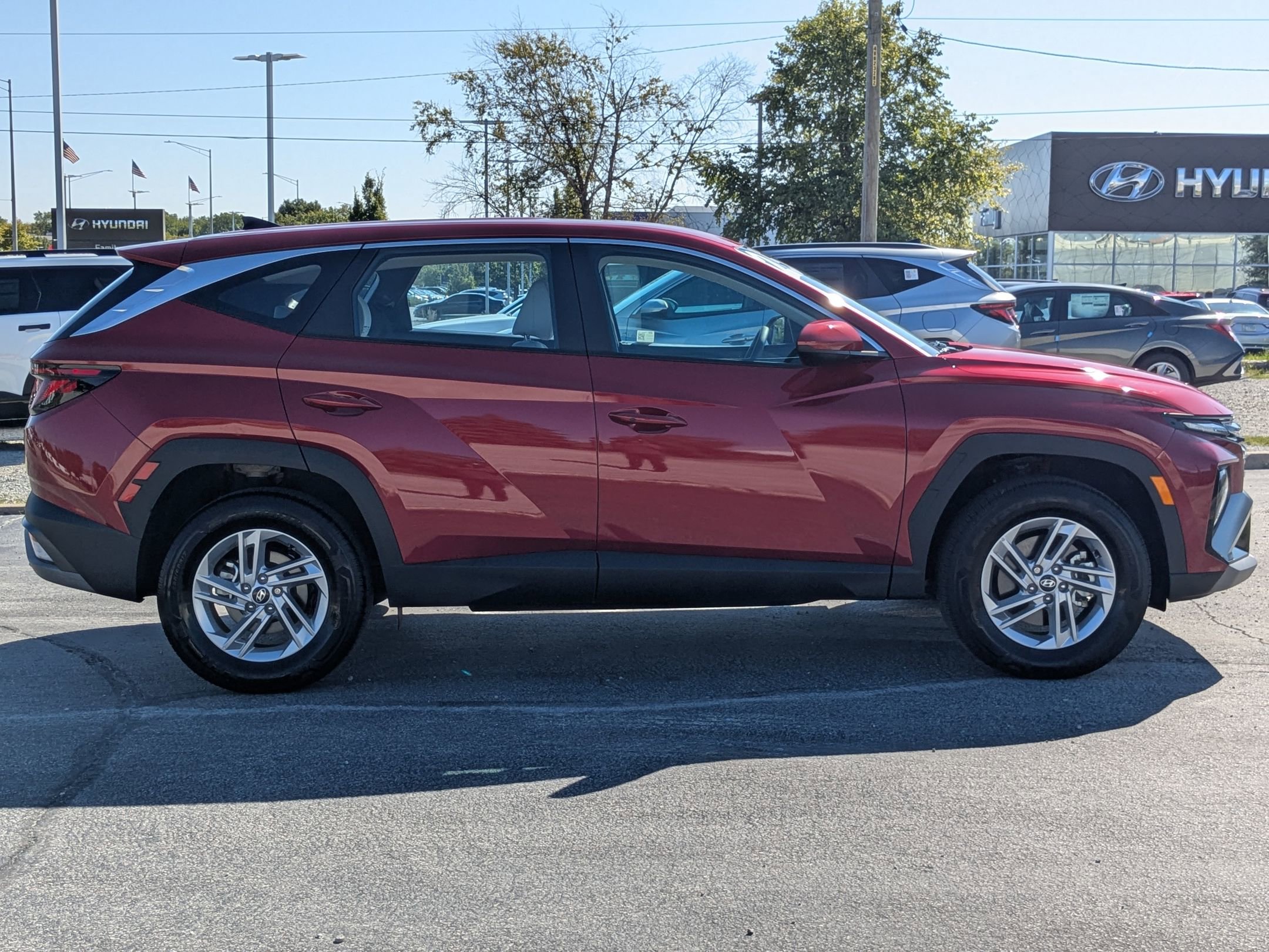 2025 Hyundai Tucson SE photo 2