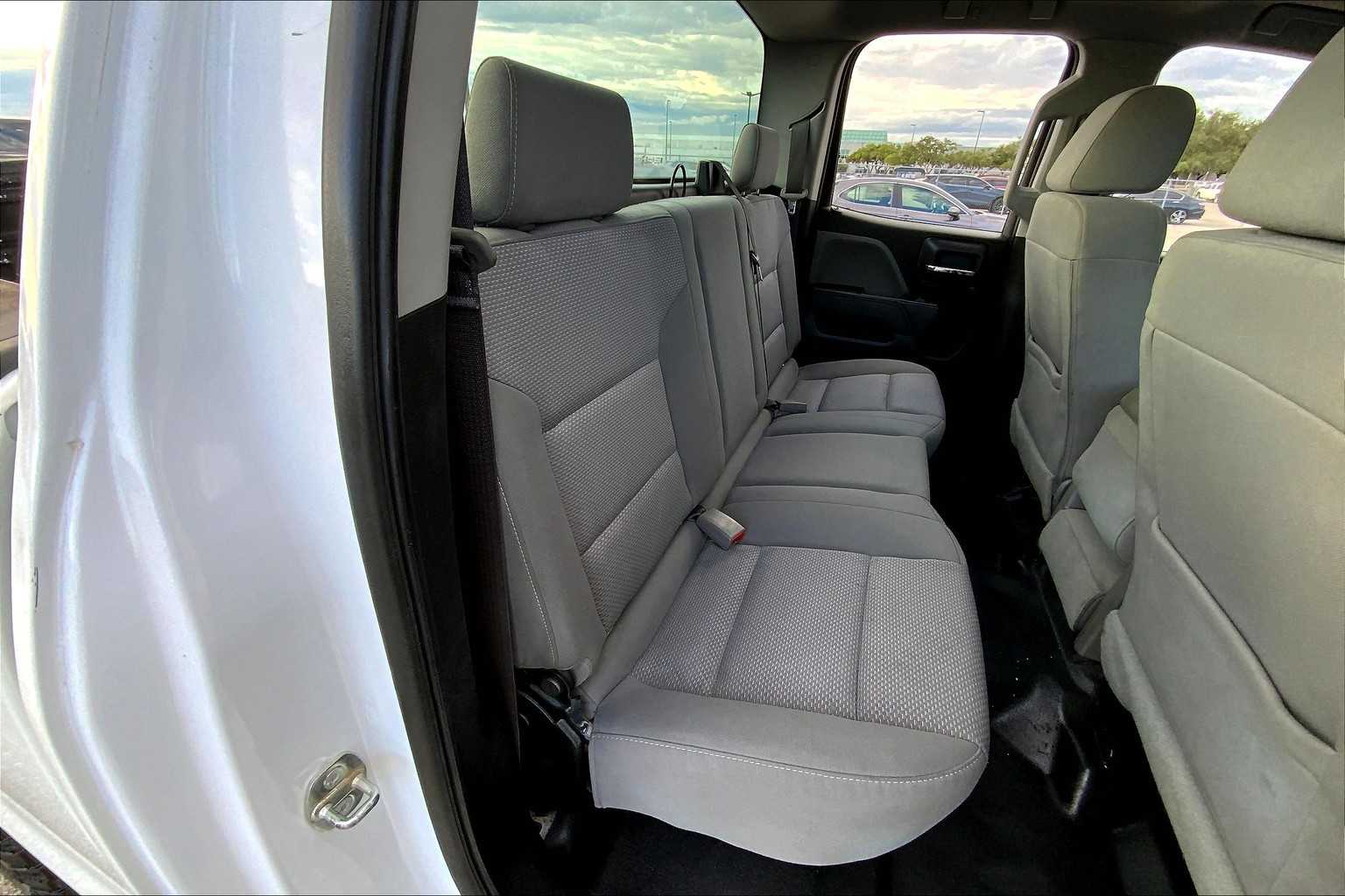2017 Gmc Sierra Base photo 18