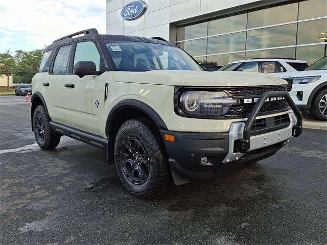 2025 Ford Bronco Sport Outer Banks photo 2