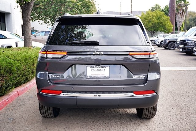 New 2025 Baltic Gray Metallic Clear-Coat Exterior Paint Jeep Limited image 10