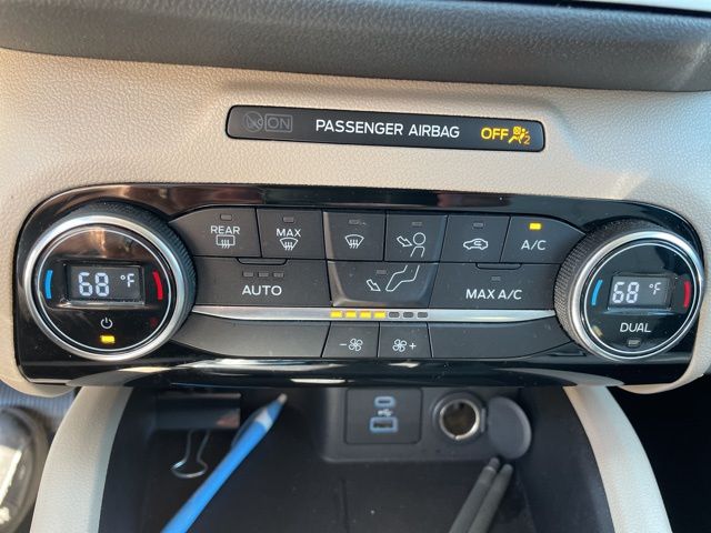 2021 Ford Escape SE Hybrid photo 13