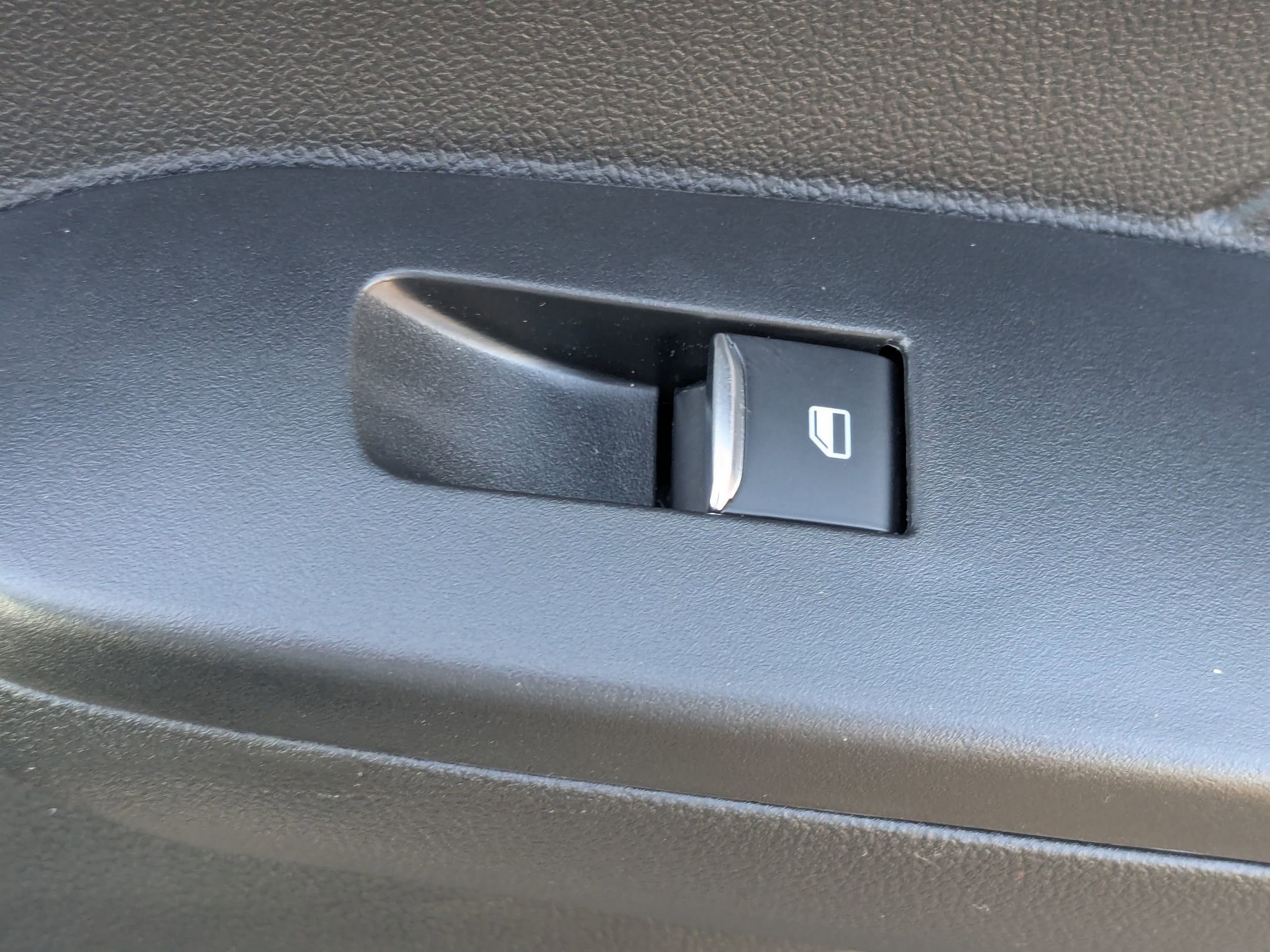 2025 Ford Escape ST-Line photo 31