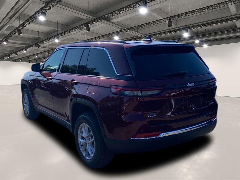 2025 Jeep Grand Cherokee Laredo X photo 3