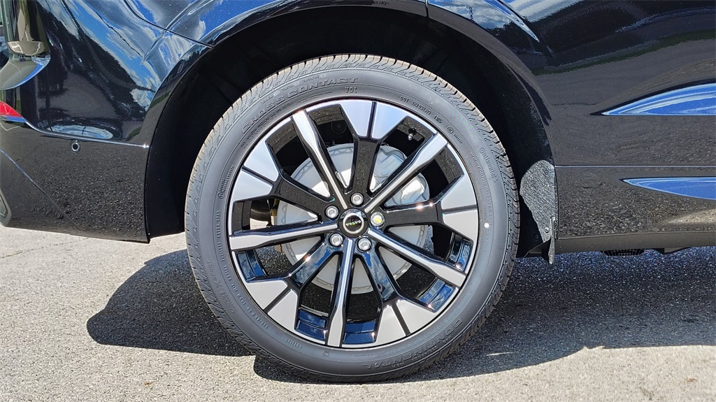 2026 Volvo XC60 B5 Plus photo 31