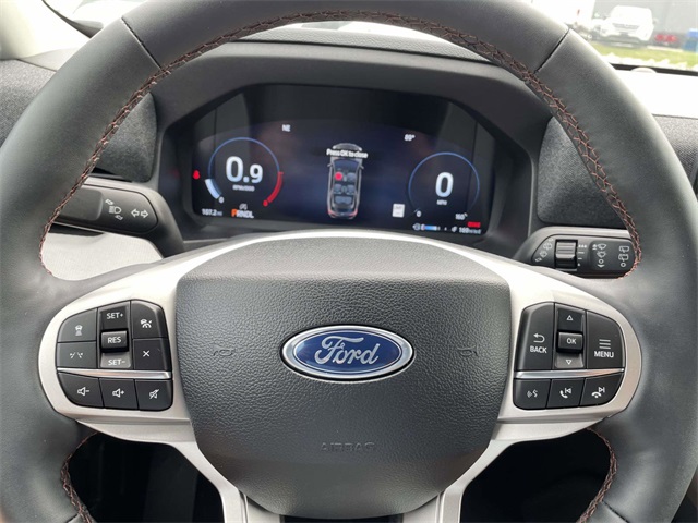 2025 Ford Explorer photo 15