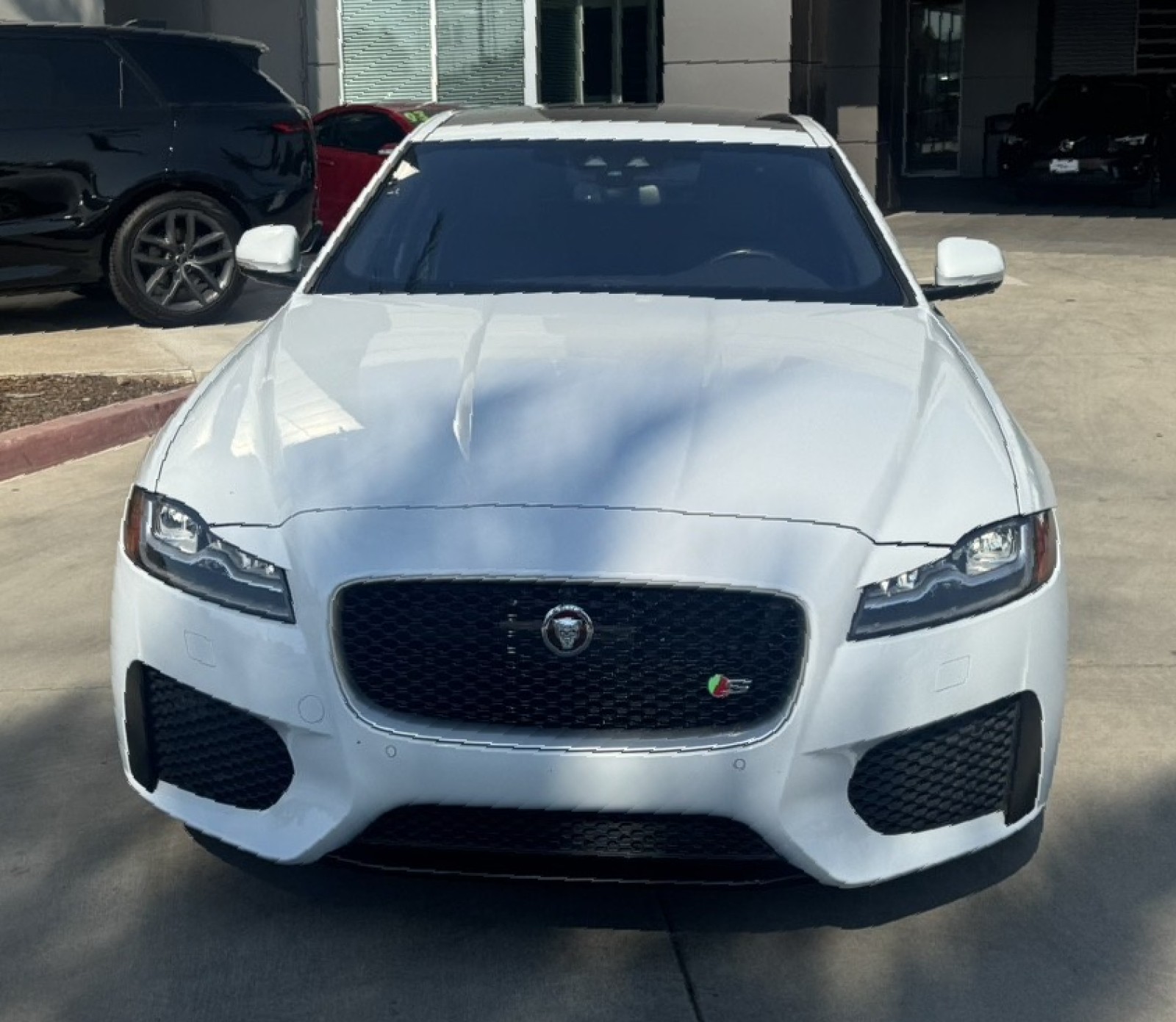2018 Jaguar XF S photo 2