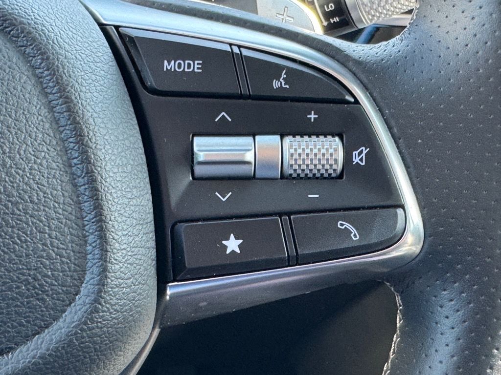 2025 Genesis G70 2.5T photo 18