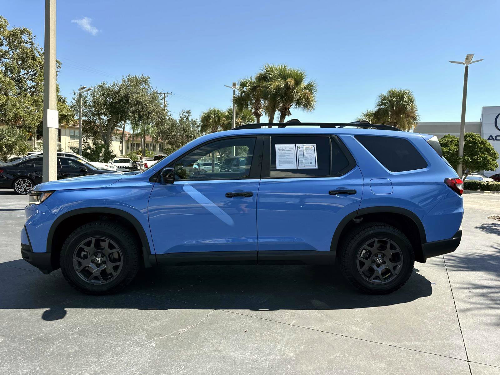 2023 Honda Pilot TrailSport photo 4