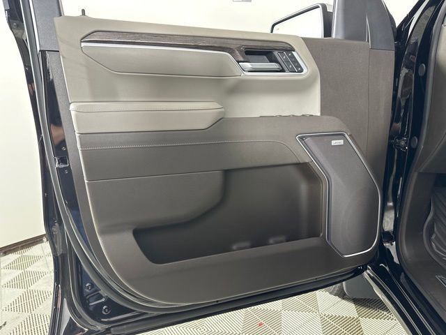 2025 Chevrolet Silverado 1500 LTZ photo 14