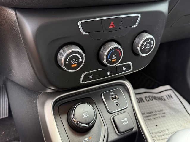 2017 Jeep Compass Sport photo 18
