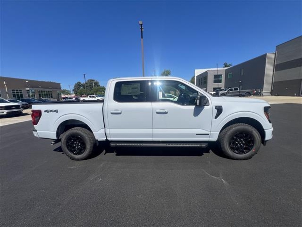 2025 Ford F-150 XLT photo 2