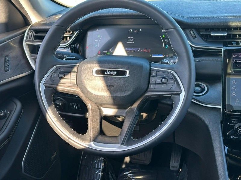 2024 Jeep Cherokee Limited 4xe photo 13