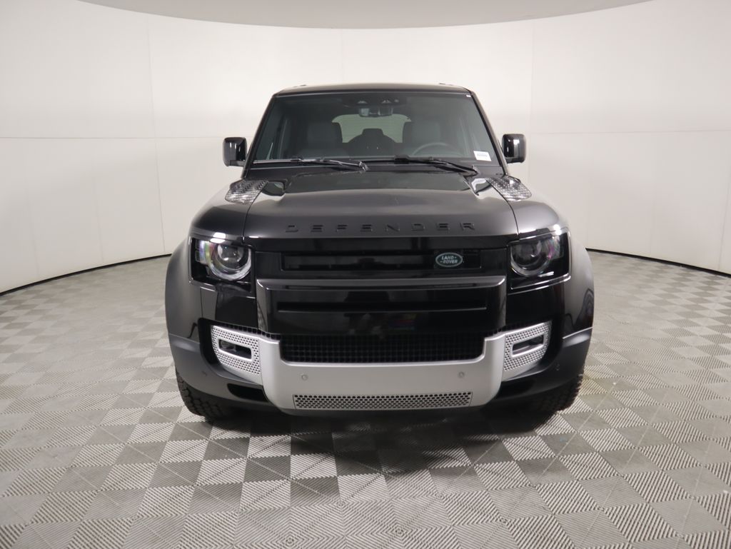 2025 Land Rover Defender 110 S photo 2