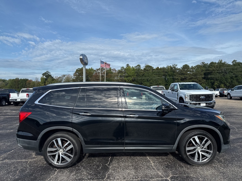 2016 Honda Pilot Touring photo 16