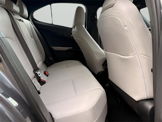 2021 Lexus UX 200 photo 12