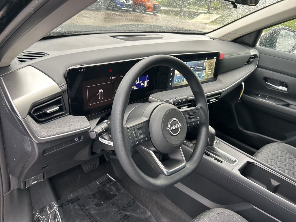 2025 Nissan Kicks SV photo 13