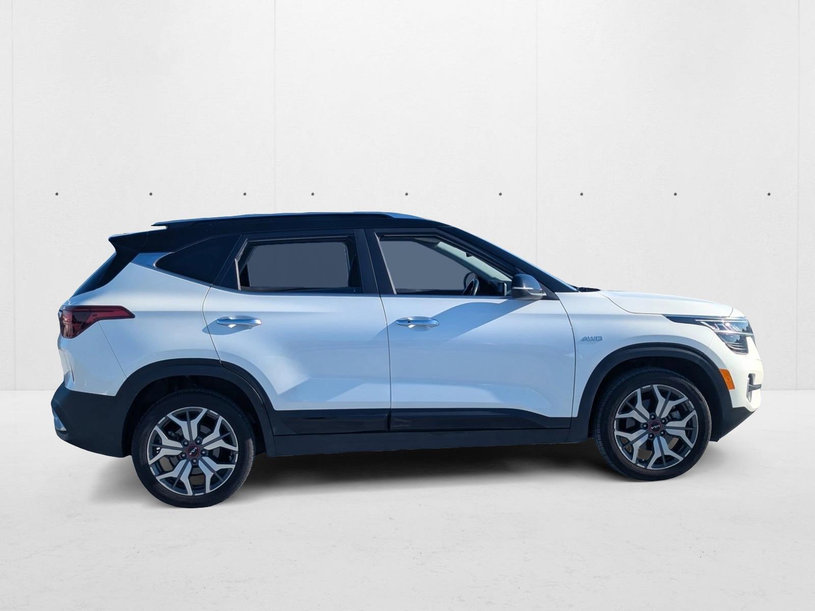 2023 Kia Seltos SX photo 4