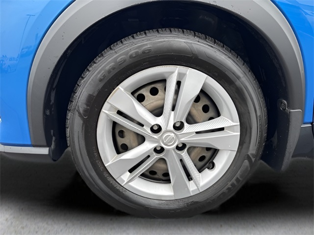 2021 Nissan Kicks S photo 9