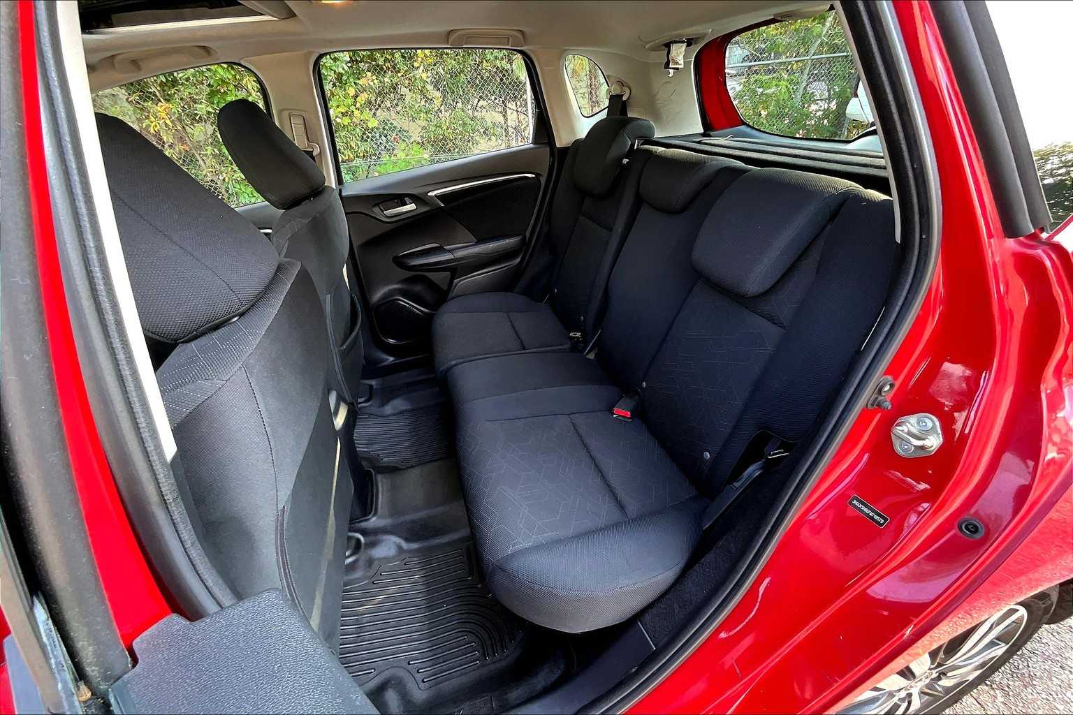 2015 Honda Fit EX photo 18