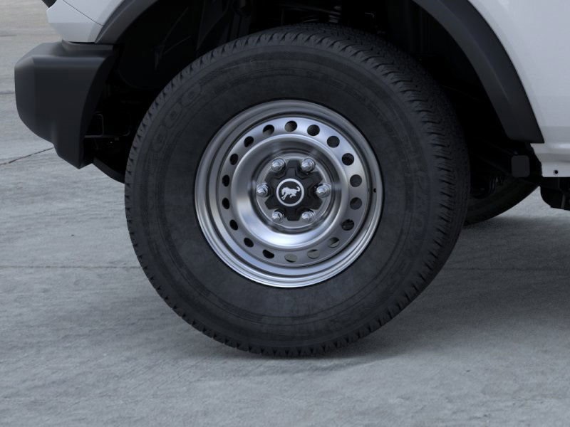 2025 Ford Bronco Base photo 18