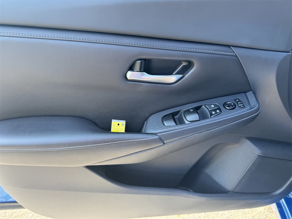 2022 Nissan Sentra SV photo 17
