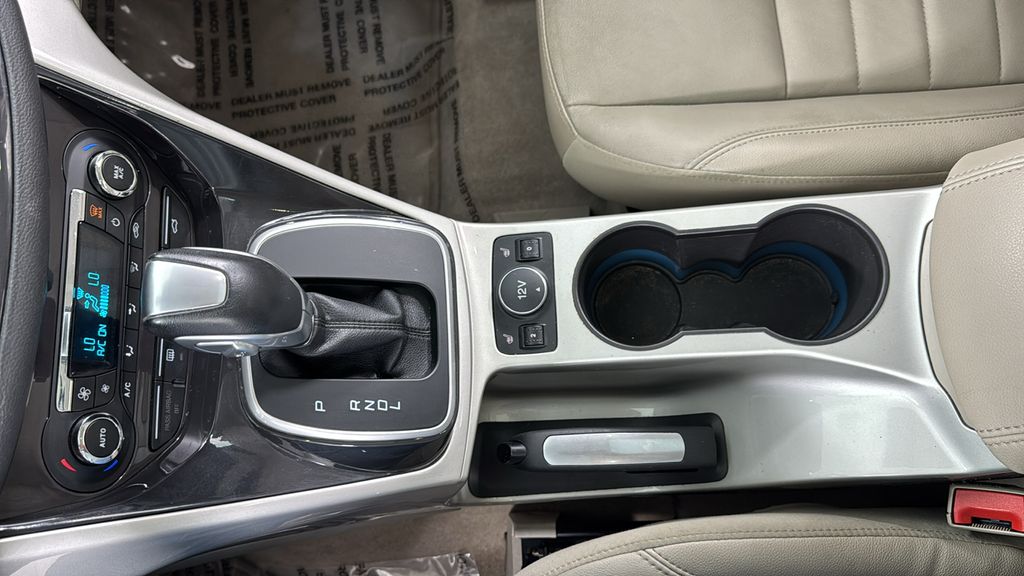 2014 Ford C-Max Hybrid SEL photo 29