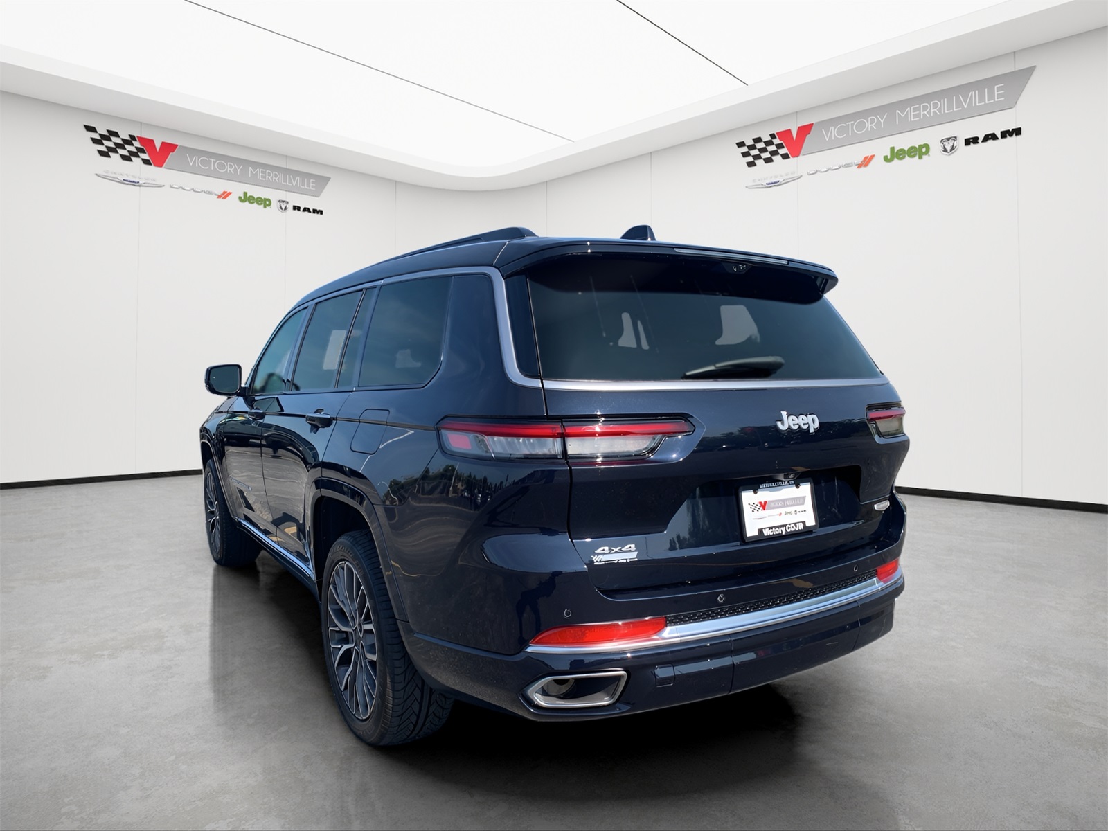 2024 Jeep Grand Cherokee L Summit photo 2