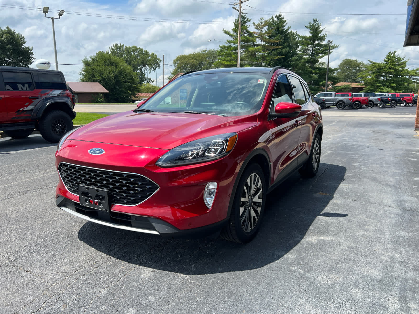 2020 Ford Escape Titanium photo 3