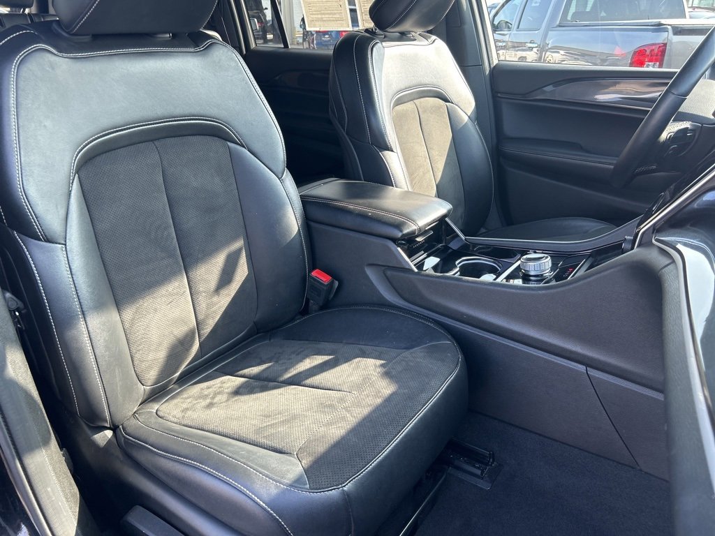 2022 Jeep Grand Cherokee Altitude photo 19