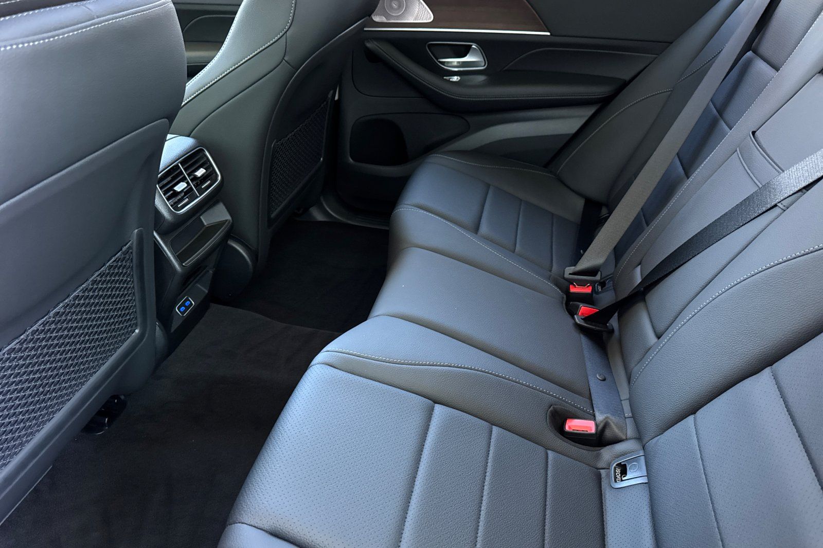 2025 Mercedes Benz GLE 350 4MATIC photo 8