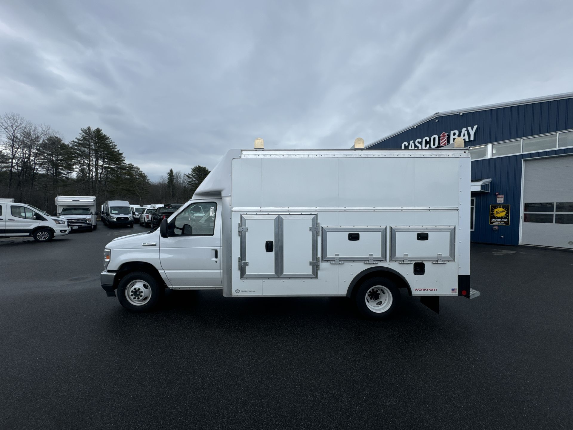 2026 Ford E-Series Cutaway Base's photo