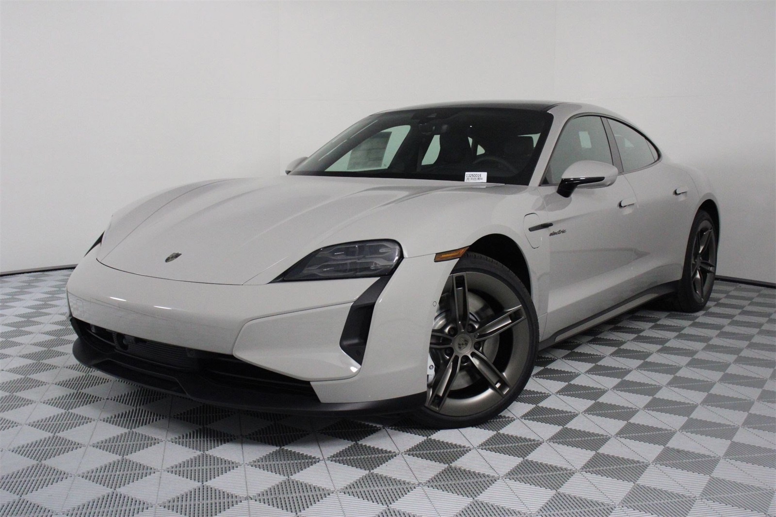 2025 Porsche Taycan Turbo