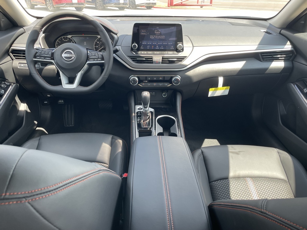 2025 Nissan Altima SR photo 15